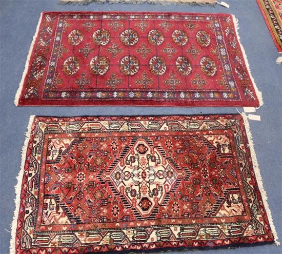 A red ground mat and another 140 x 85cm & 117 x 74cm.